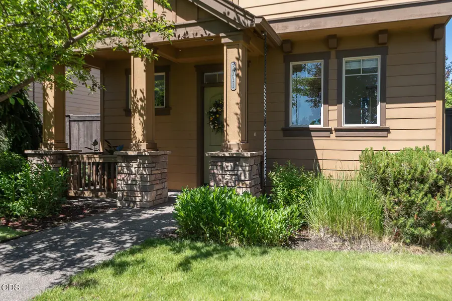 3711 NE Purcell Boulevard, Bend, OR 97701 - #2