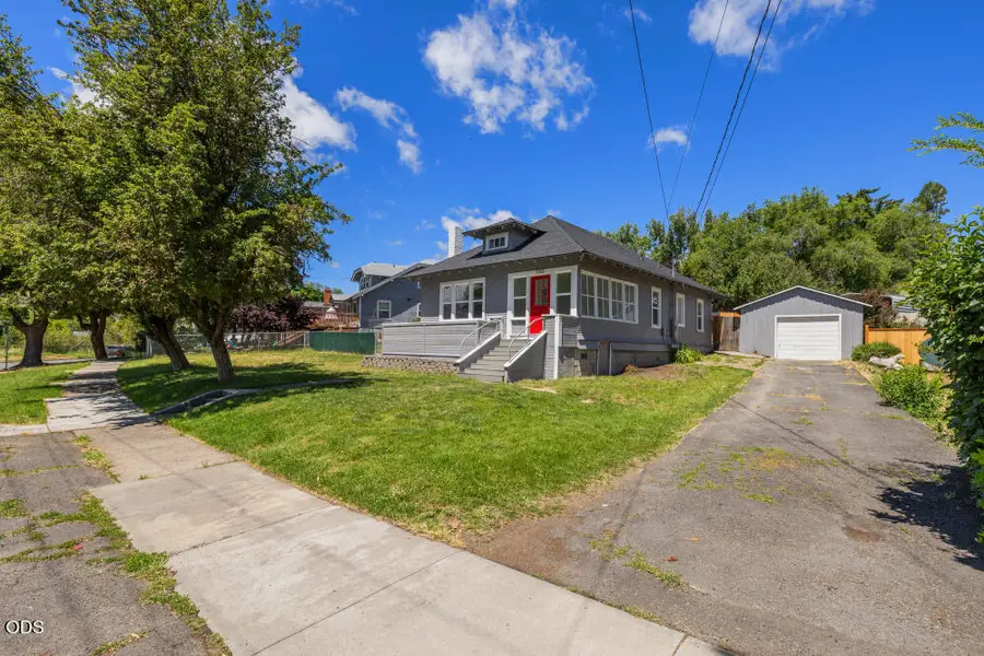 1132 Crescent Avenue, Klamath Falls, OR 97601 - #3