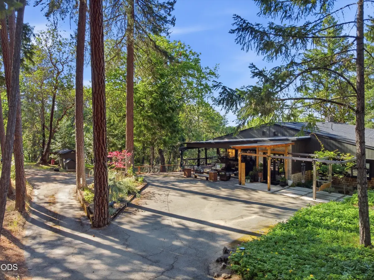5238 Dark Hollow Road, Medford, OR 97501 - #1