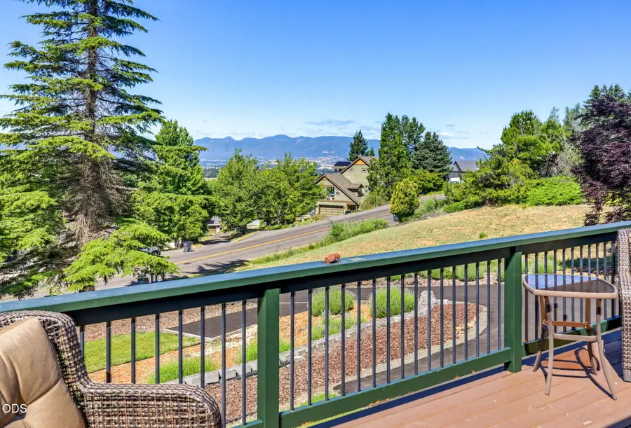 1314 Highcrest Drive, Medford, OR 97504 - #3