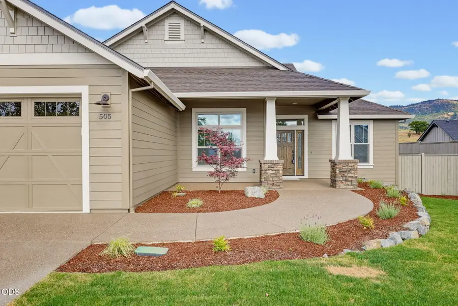 505 Autumn Hills Drive, Medford, OR 97504 - #2
