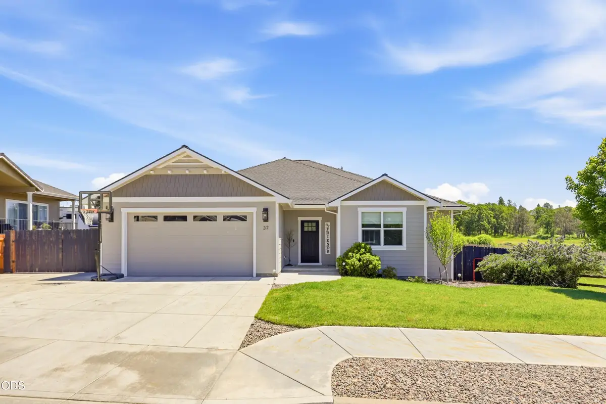 37 Terra Linda Court, Eagle Point, OR 97524 - #1