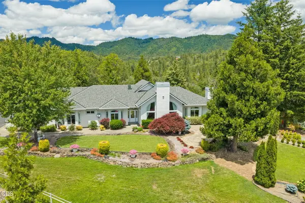 764 Jess Way, Grants Pass, OR 97526