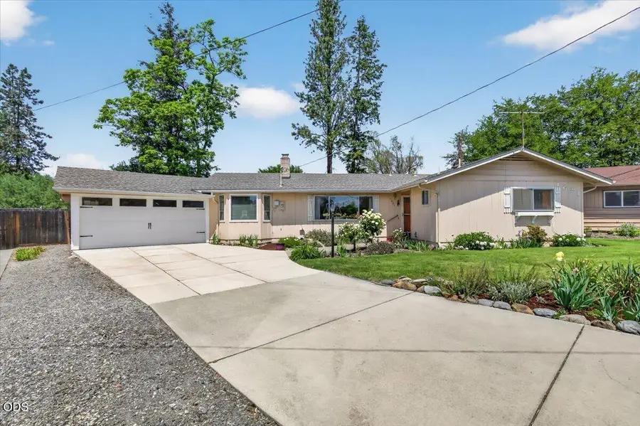 1621 Gayety Lane, Medford, OR 97504 - #2