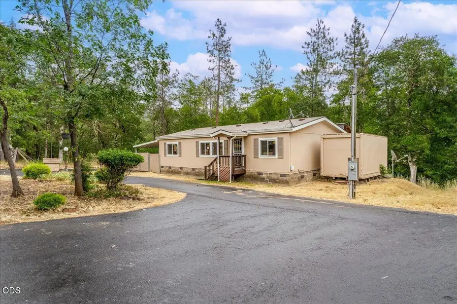 273 Canyon Oak Drive, Grants Pass, OR 97526 - #3