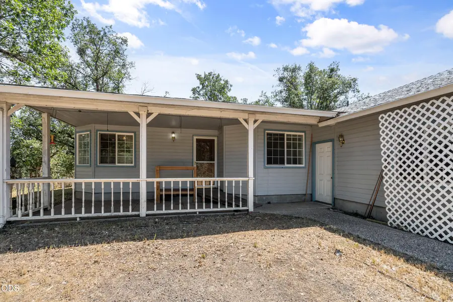8320 Blackwell Road, Central Point, OR 97502 - #3