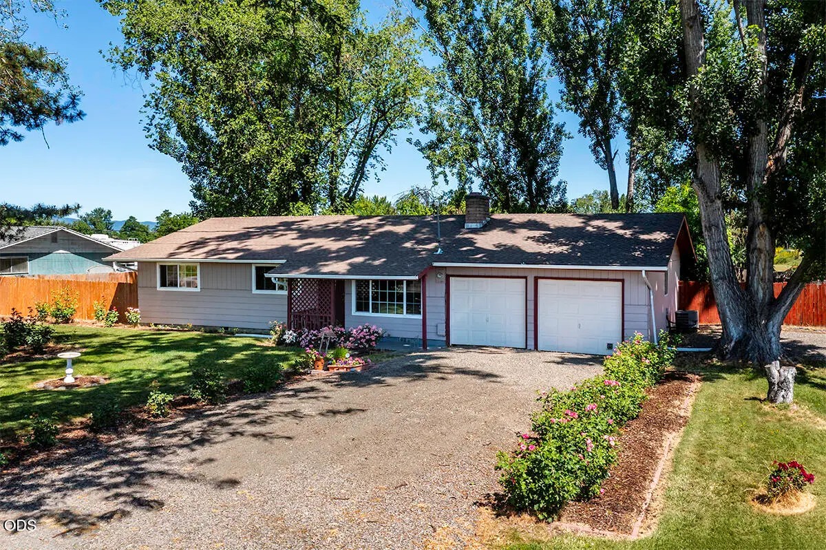 2705 Randall Avenue, Medford, OR 97502 - #1