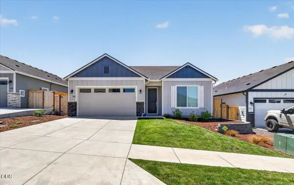 106 Valemont Drive, Eagle Point, OR 97524