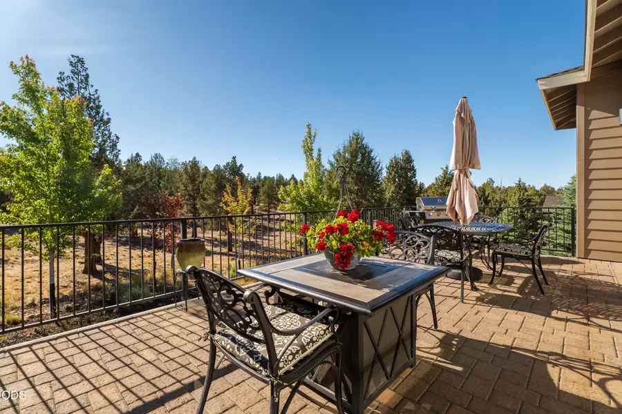 257 Highland Meadow Loop, Redmond, OR 97756 - #3