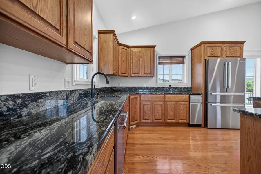 589 N Heights Drive, Eagle Point, OR 97524 - #3