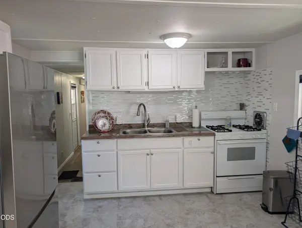 1055 N 5th Street #UNIT 149, Jacksonville, OR 97530