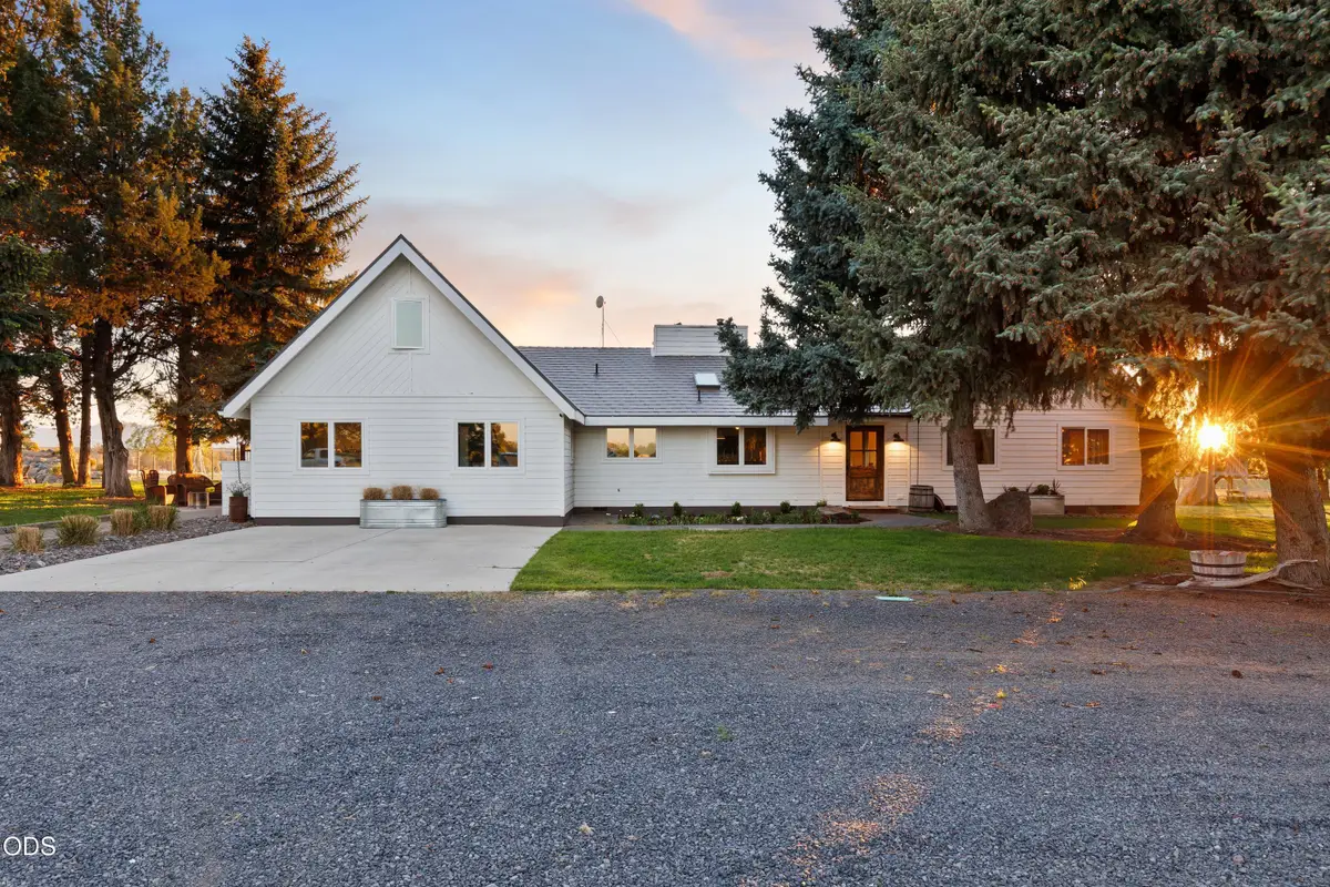 66300 White Rock Loop, Bend, OR 97703 - #1