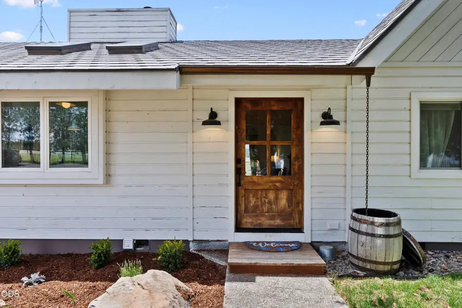 66300 White Rock Loop, Bend, OR 97703 - #3