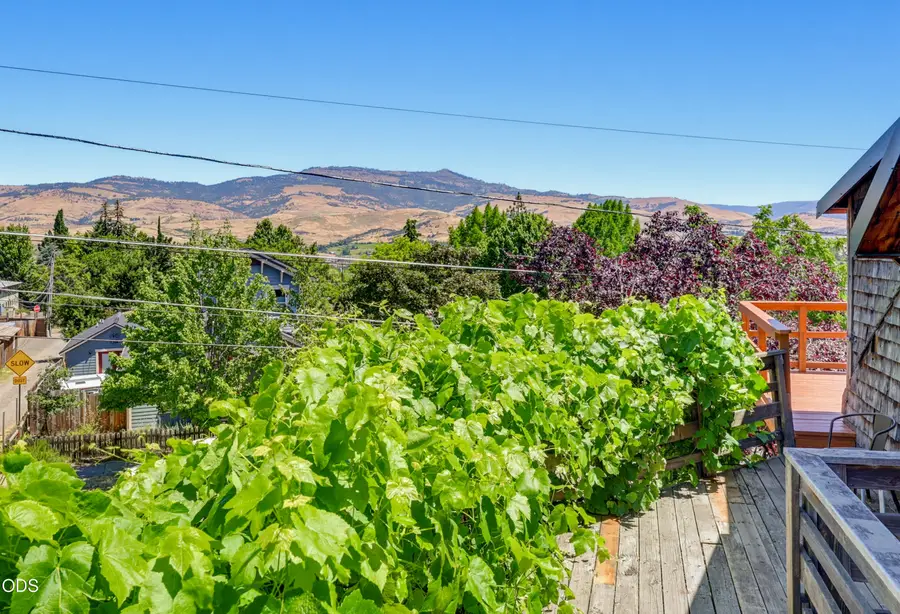 326 N Main Street, Ashland, OR 97520 - #3