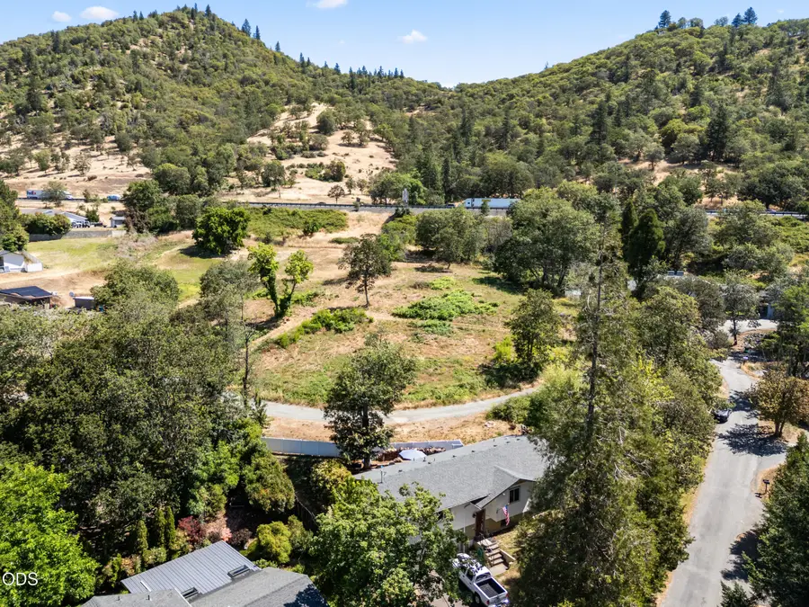 701 NE Tokay, Grants Pass, OR 97526 - #2