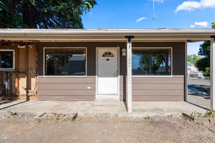 1004 S Grape Street, Medford, OR 97501 - #2