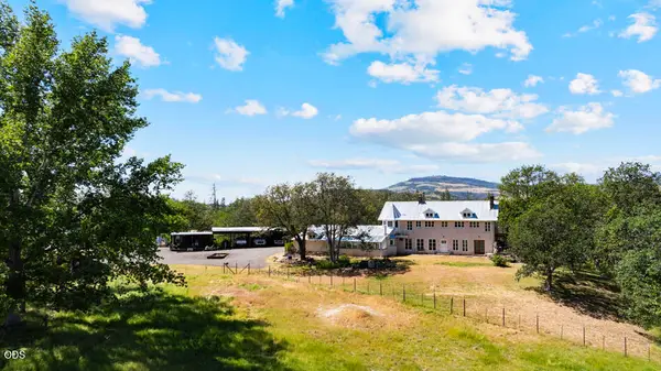 1800 S Obenchain Road, Eagle Point, OR 97524