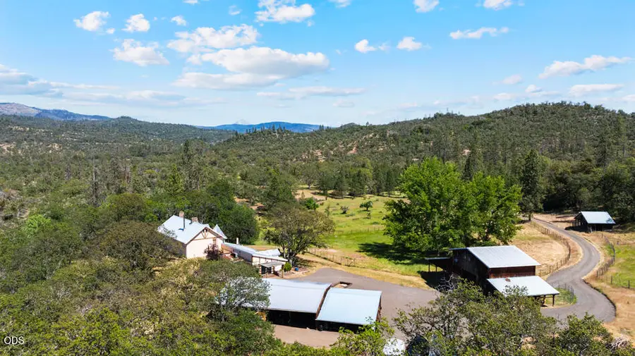1800 S Obenchain Road, Eagle Point, OR 97524 - #2