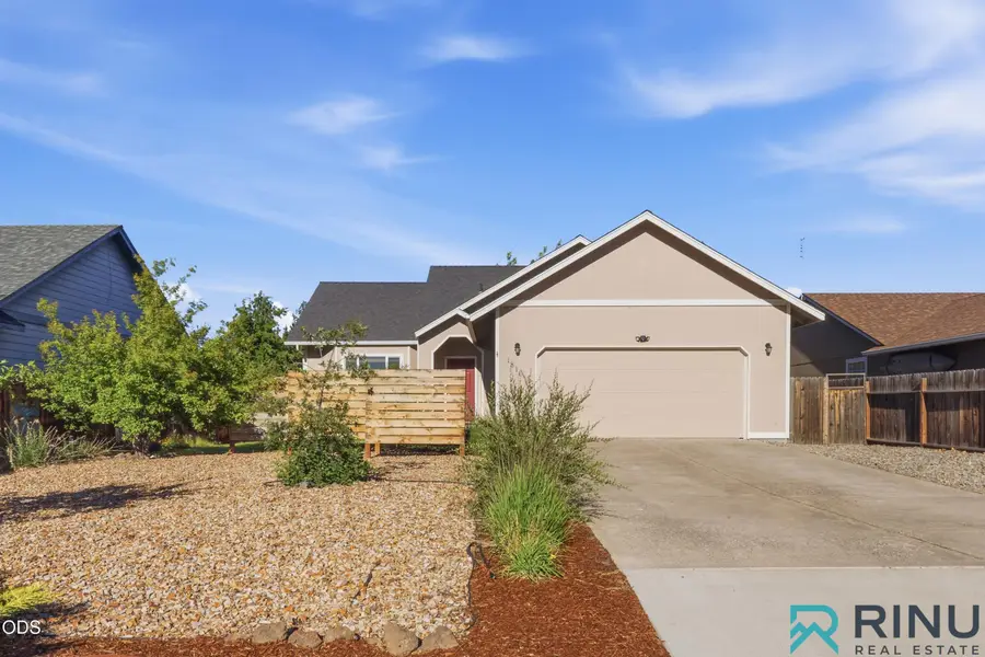 1810 SW 27th Street, Redmond, OR 97756 - #2