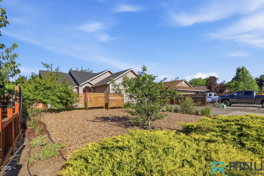 1810 SW 27th Street, Redmond, OR 97756 - #3
