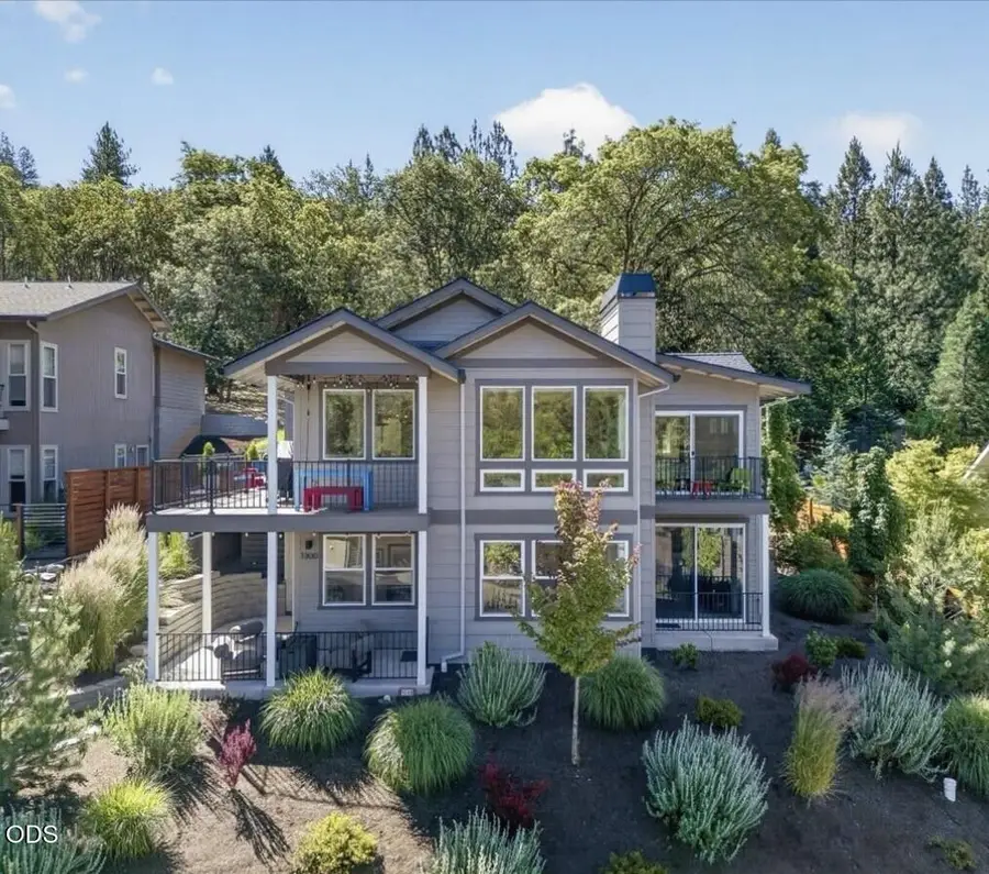 1300 Andrews Place, Jacksonville, OR 97530 - #3