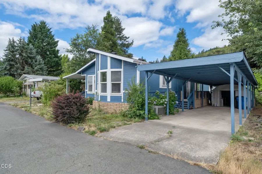315 W Evans Creek Road #UNIT 8, Rogue River, OR 97537 - #2