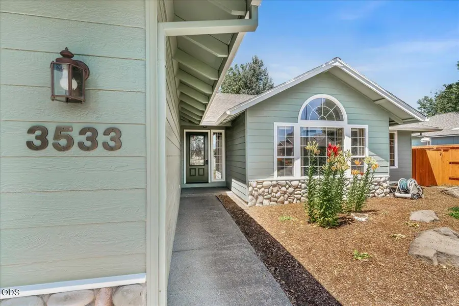 3533 Alderwood Drive, Medford, OR 97504 - #3
