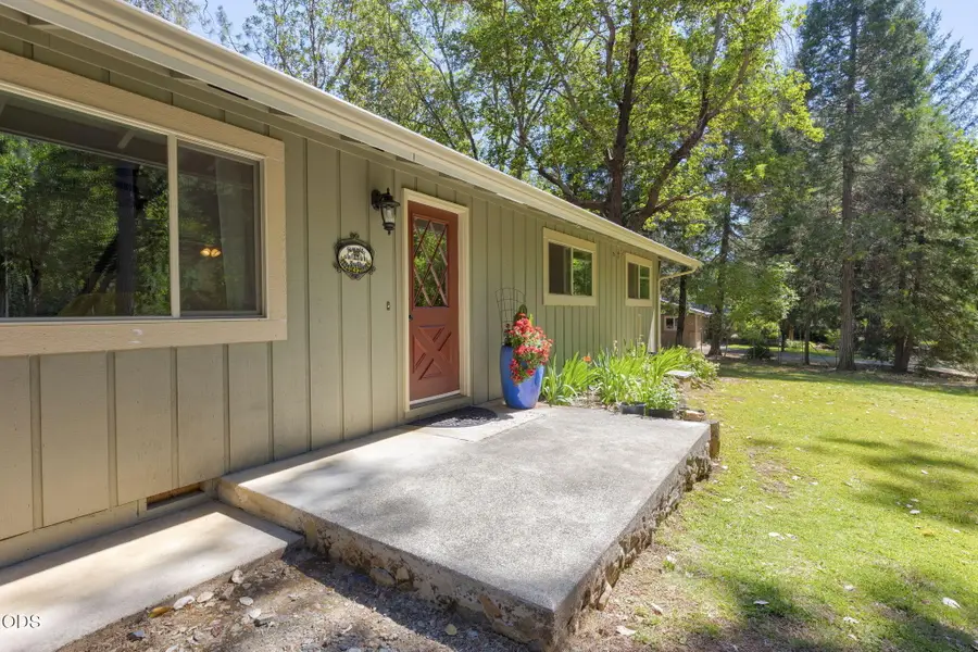 1740 Queens Branch Road, Rogue River, OR 97537 - #3