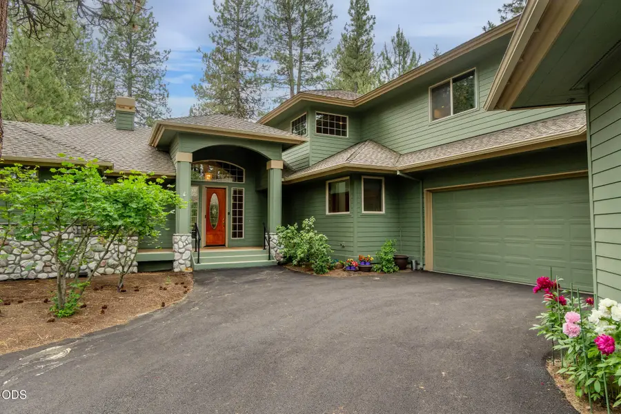 60621 Golf Village Loop, Bend, OR 97702 - #2