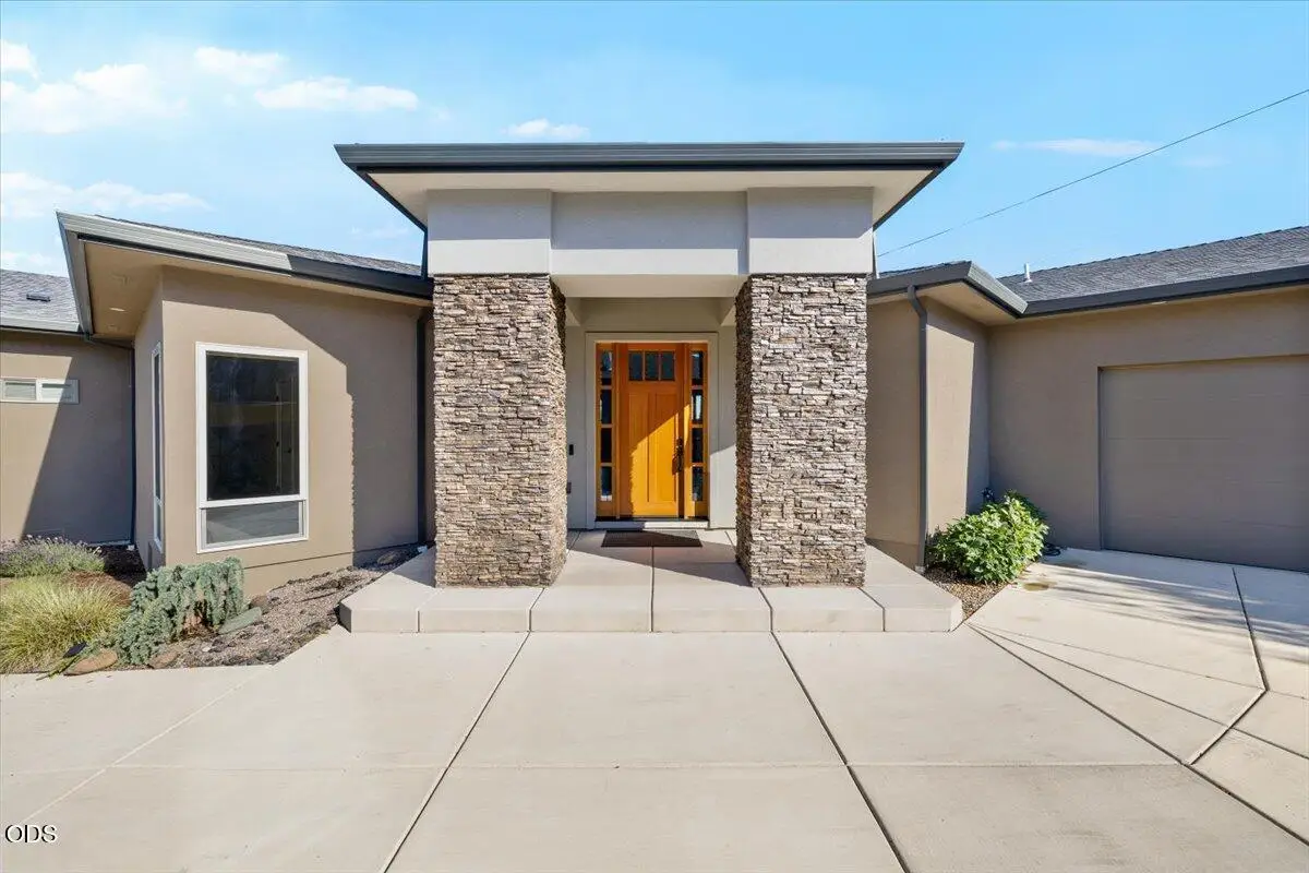 3303 Sky Way, Medford, OR 97504 - #1