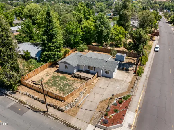 703 NE 10th Street, Grants Pass, OR 97526