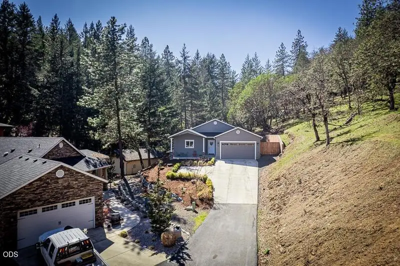250 Oak Knoll, Jacksonville, OR 97530 - #2