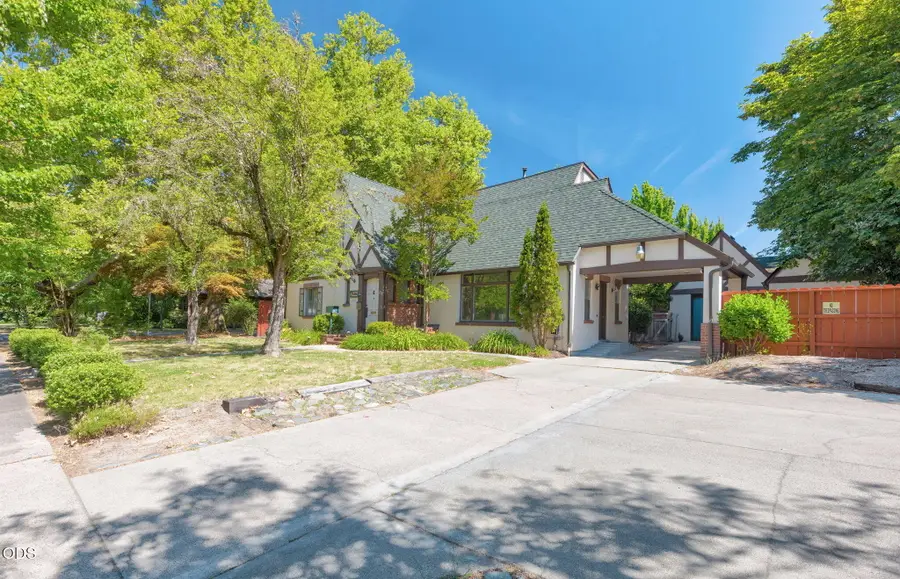 220 NW A Street, Grants Pass, OR 97526 - #2