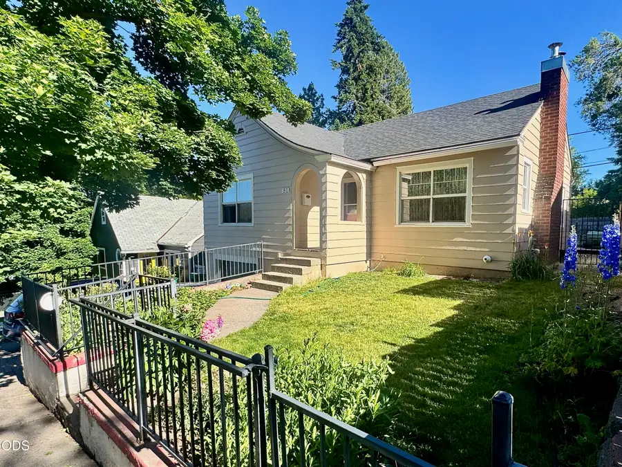 636 Roseway Drive, Klamath Falls, OR 97601 - #2
