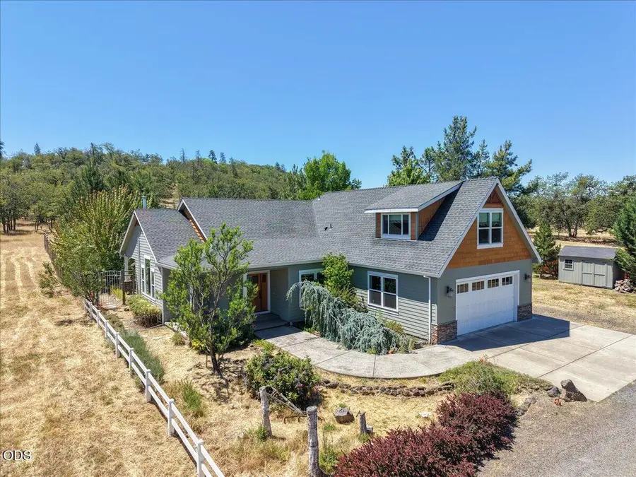 1712 Stevens Road, Eagle Point, OR 97524 - #3