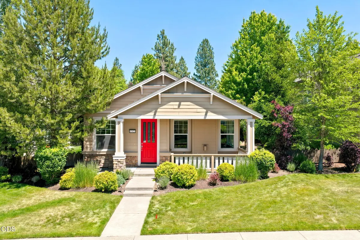 61421 Davis Lake Loop, Bend, OR 97702 - #1