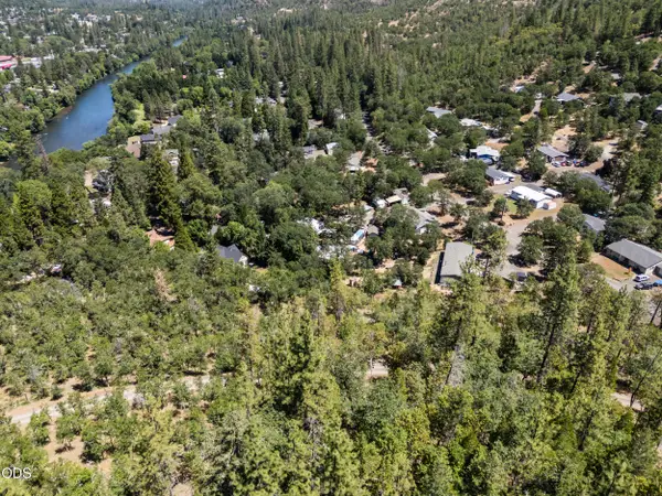104 Fir Street, Shady Cove, OR 97539