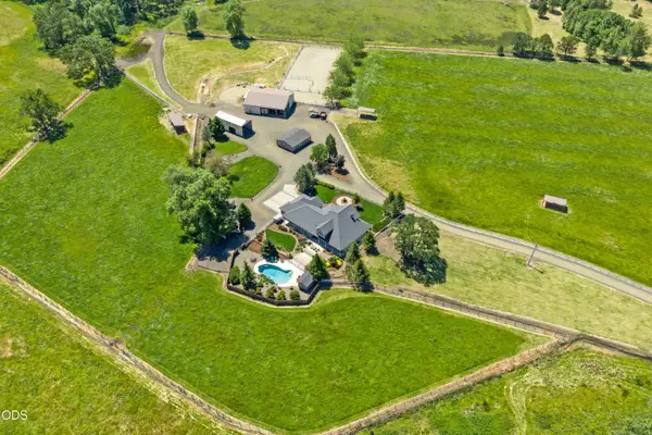 163 Hidden Valley Drive, Eagle Point, OR 97524