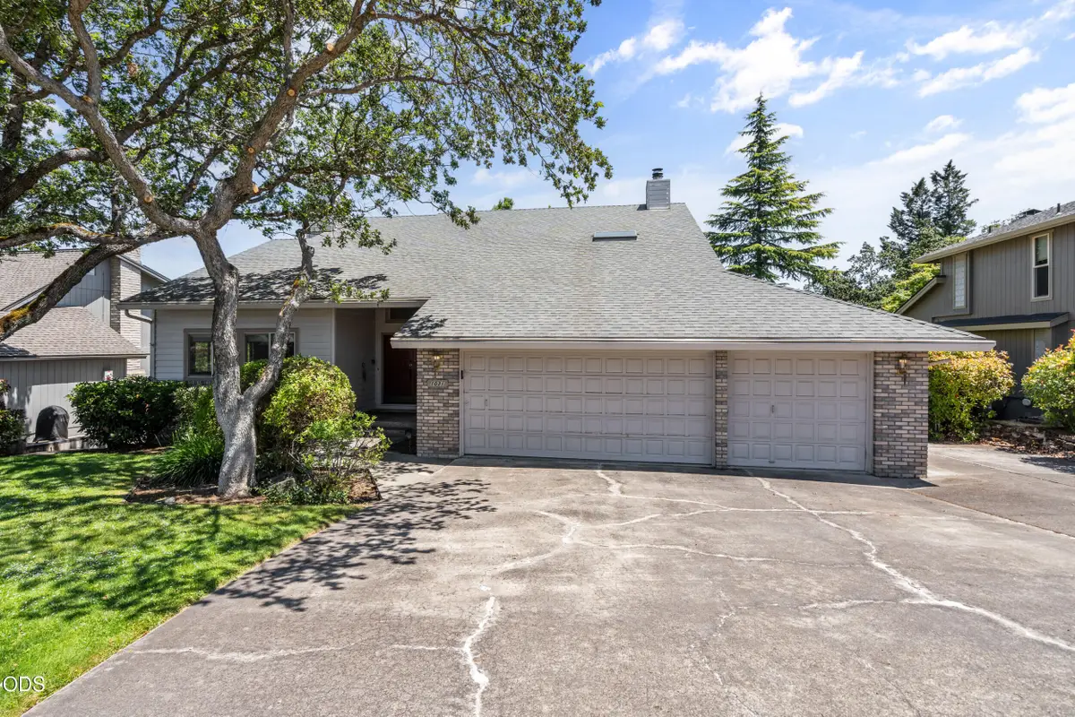 1031 Kristen Drive, Medford, OR 97504 - #1