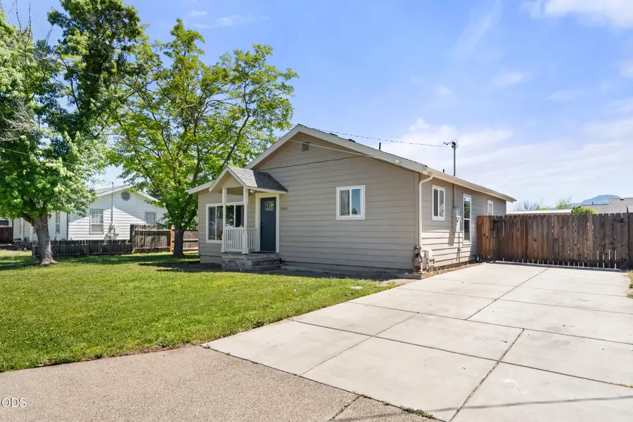 2540 Tennessee Drive, Medford, OR 97501 - #3