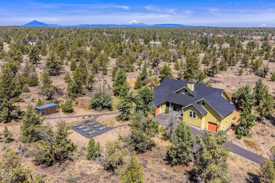 615 NW 89th Street, Redmond, OR 97756 - #2