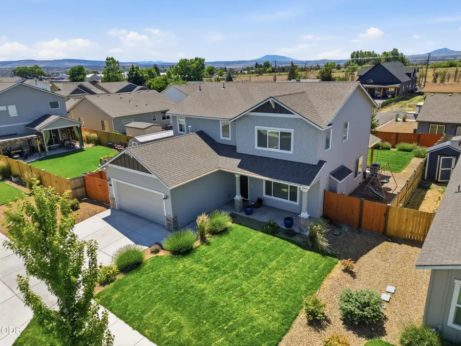 241 NW Monte Vista Avenue, Madras, OR 97741 - #3