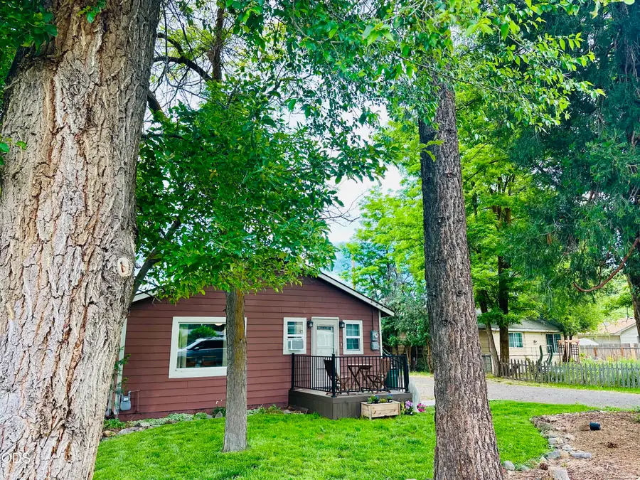 4423 Winter Avenue, Klamath Falls, OR 97603 - #3