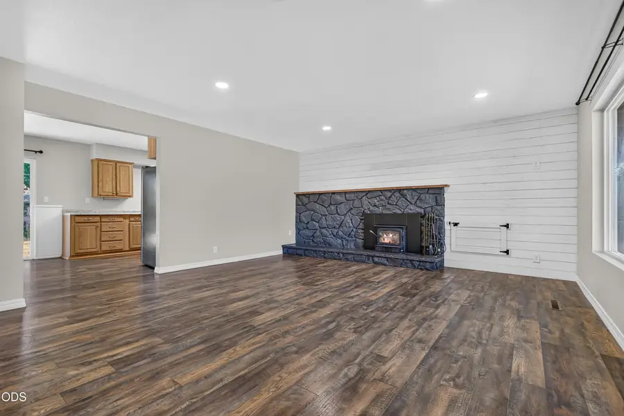 2425 E Mcandrews Road, Medford, OR 97504 - #2