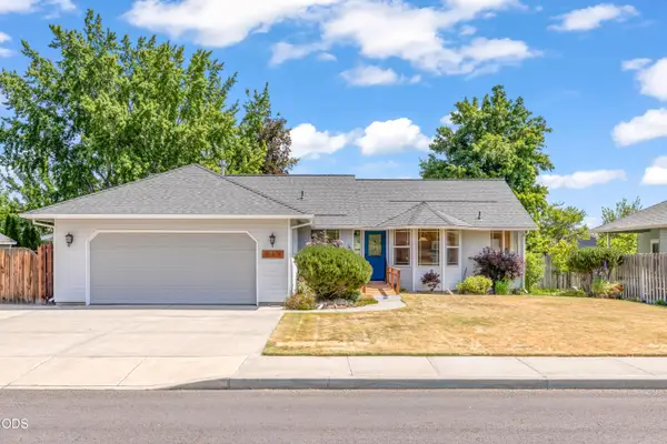 634 NW 22nd Street, Redmond, OR 97756