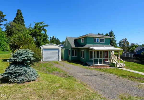 2172 17th Street, North Bend, OR 97459
