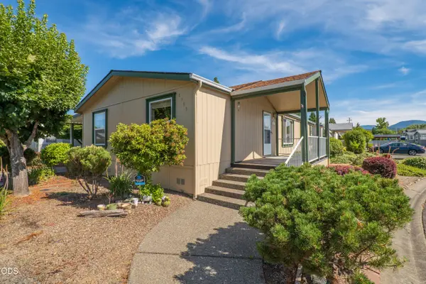 2395 Ryan Court, Grants Pass, OR 97527