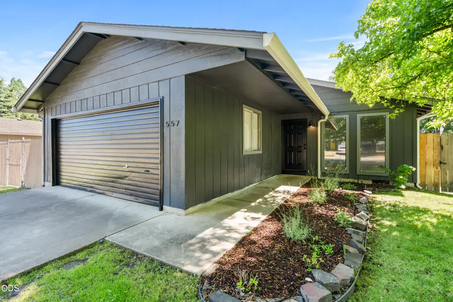557 Glenn Way, Central Point, OR 97502 - #2