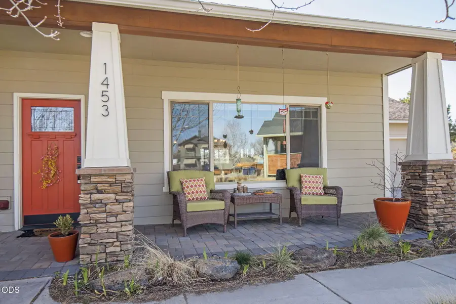 1453 NW 20th Court, Redmond, OR 97756 - #2
