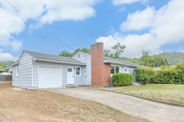1202 NE A Street, Grants Pass, OR 97526